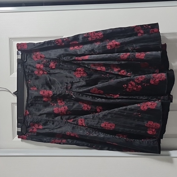 rampage black floral flower pleated midi skirt - Picture 5 of 7